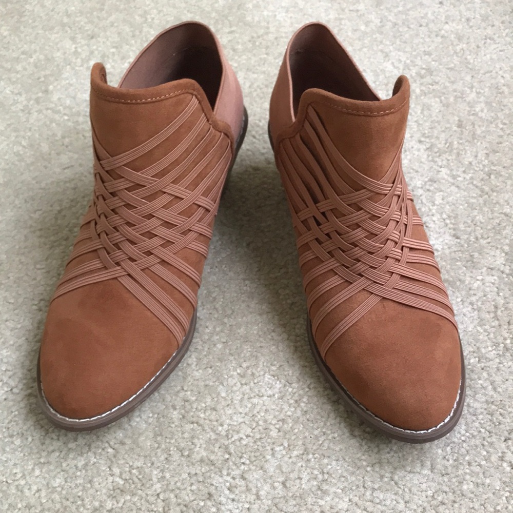 Zee Alexis Microsuede Caramel Colored Booties sz 8